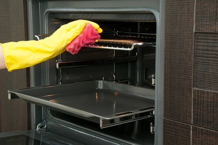 5 quick ways to clean the oven at home you need to know